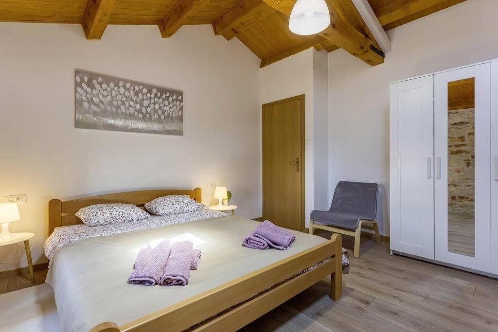 House Kristina **** Villa Burići Eksteriør billede