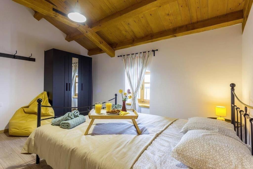 House Kristina **** Villa Burići Eksteriør billede